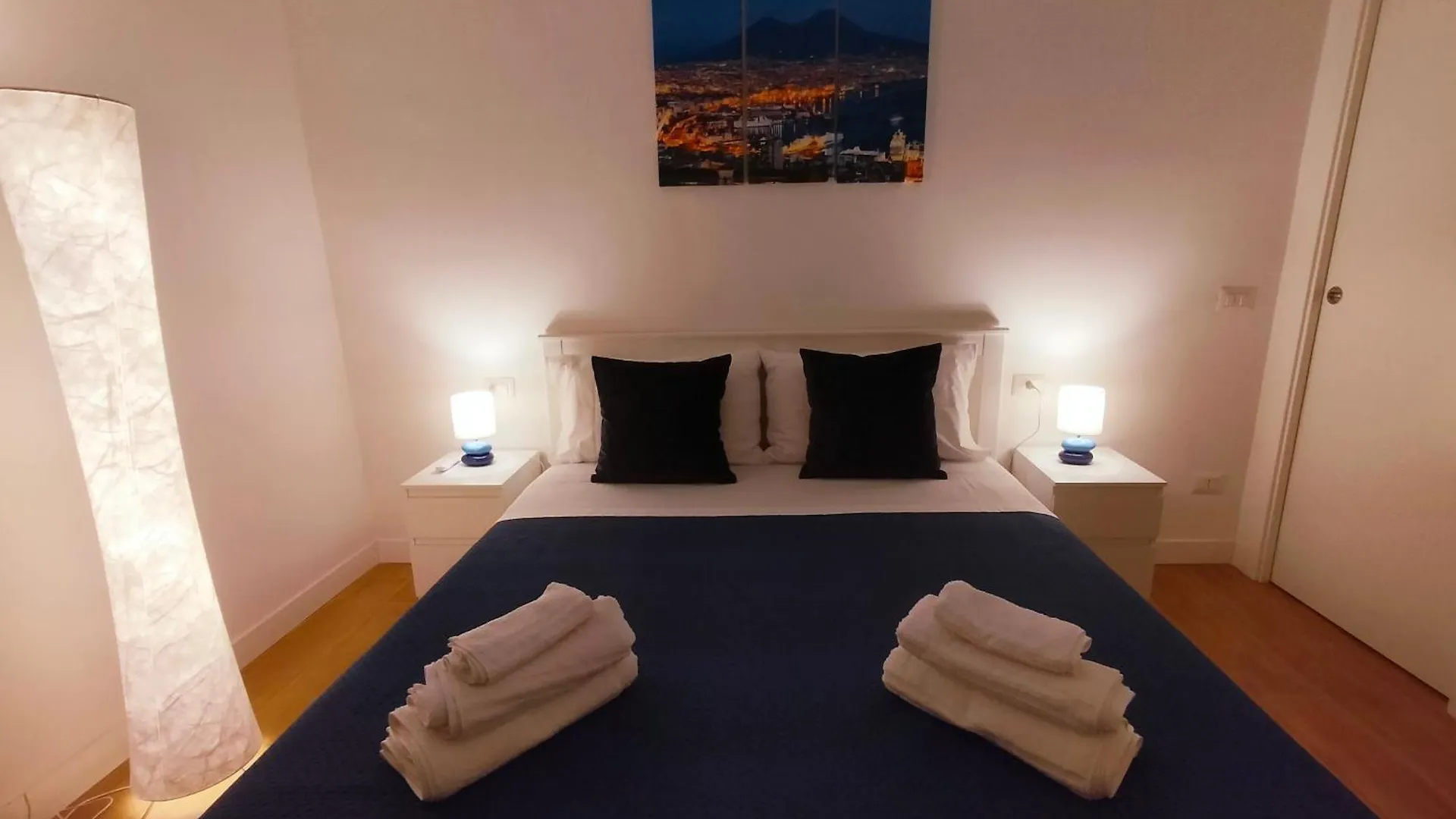 Le Follie Parthenopee Bed & Breakfast Naples