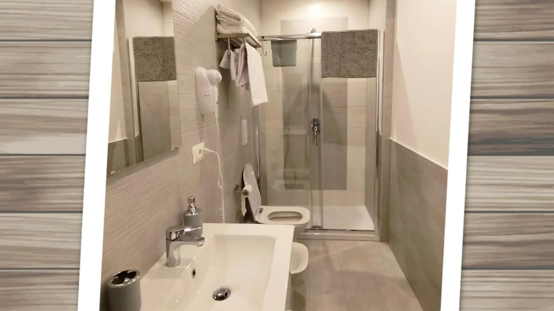 Le Follie Parthenopee Bed & Breakfast Naples