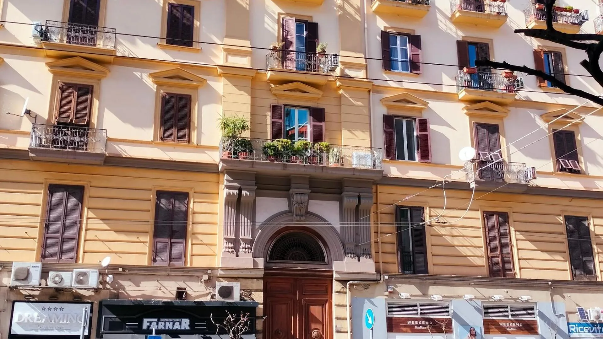 Le Follie Parthenopee Bed & Breakfast Naples Italy