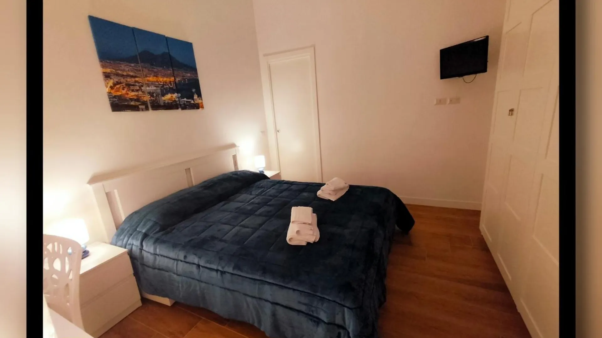 Le Follie Parthenopee Bed & Breakfast Naples