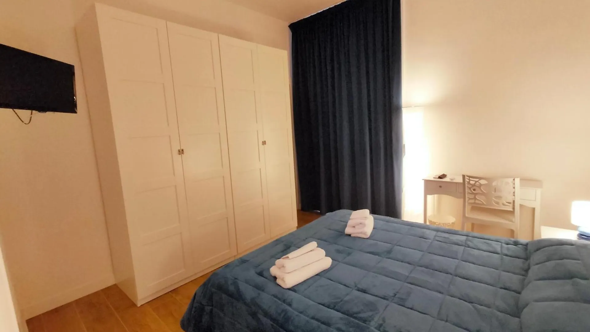Le Follie Parthenopee Bed & Breakfast Naples